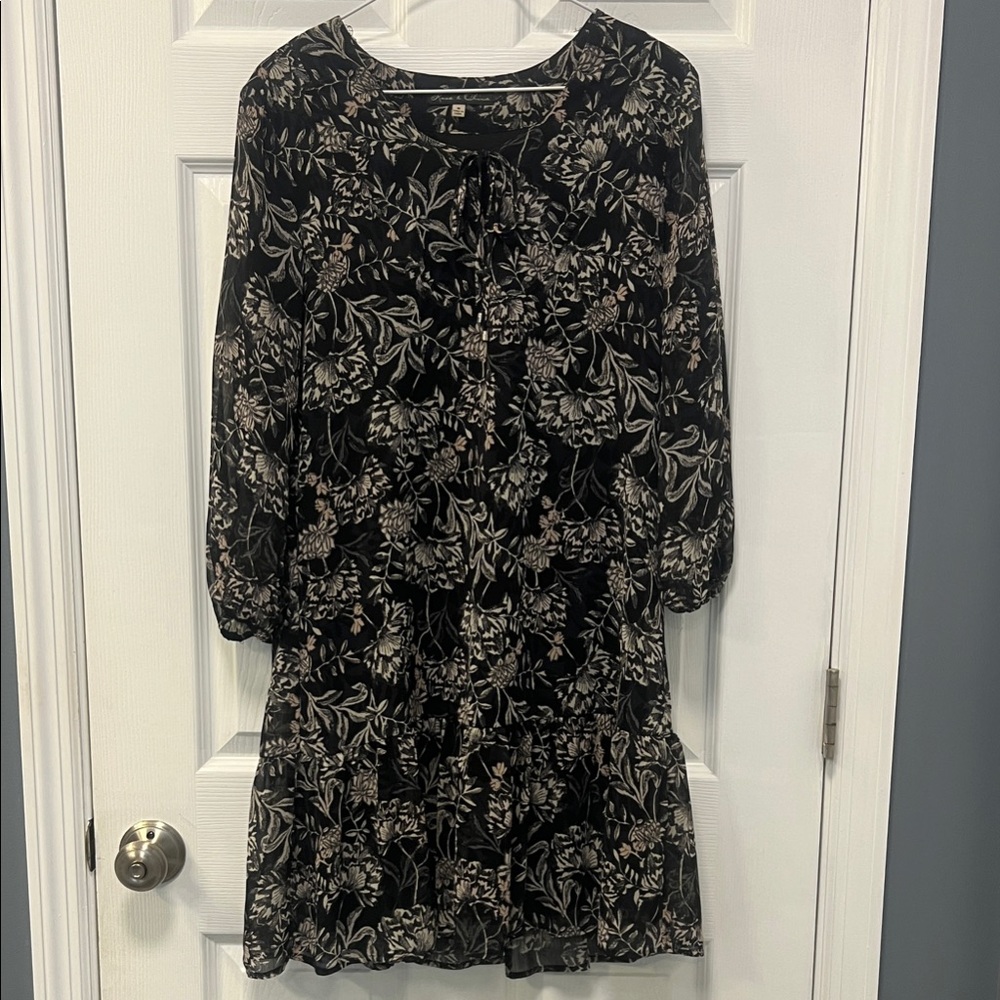 Rose & Olive Floral 3/4 Sleeve Dress - Black and Cream
